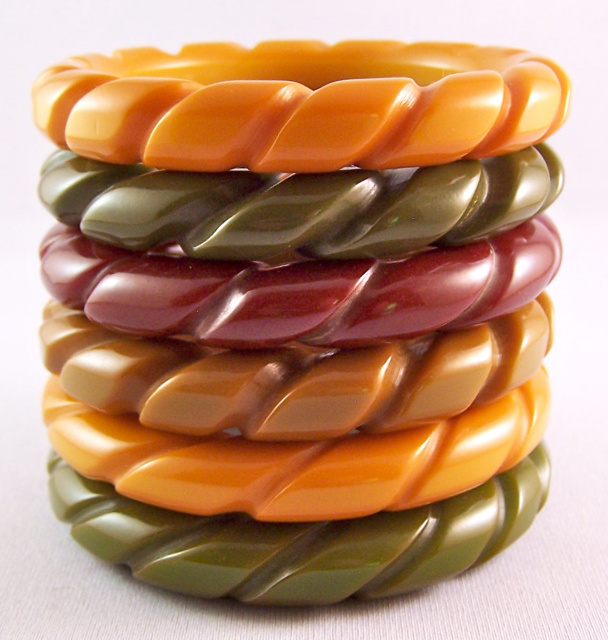 BB66 rope carved bakelite bangle